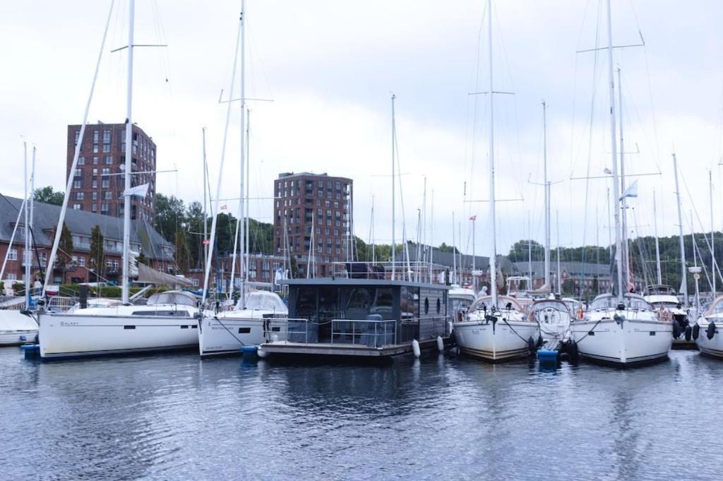 Hausboot Fjord Meeresbrise Mit Dachterrasse In Flensburgo Exterior foto